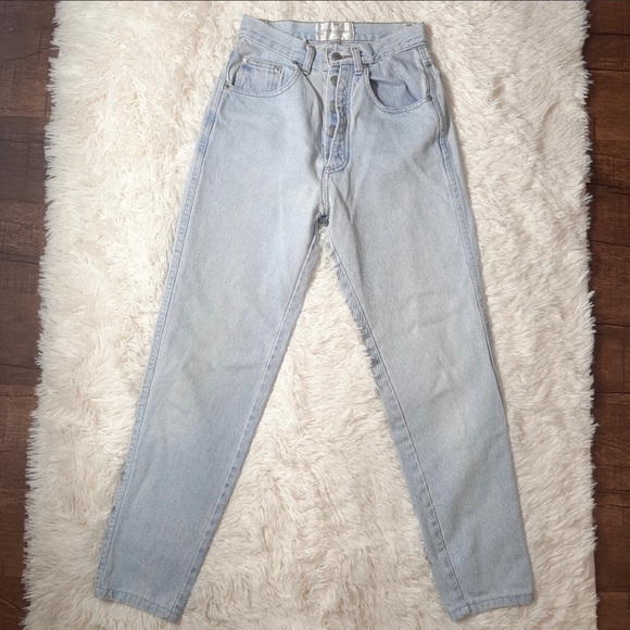 ‼️SOLD‼️ Vintage High Rise Mom Jeans - Picture 2 of 8